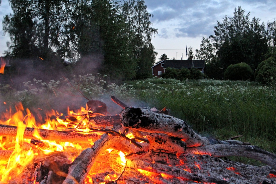 Fading bonfire