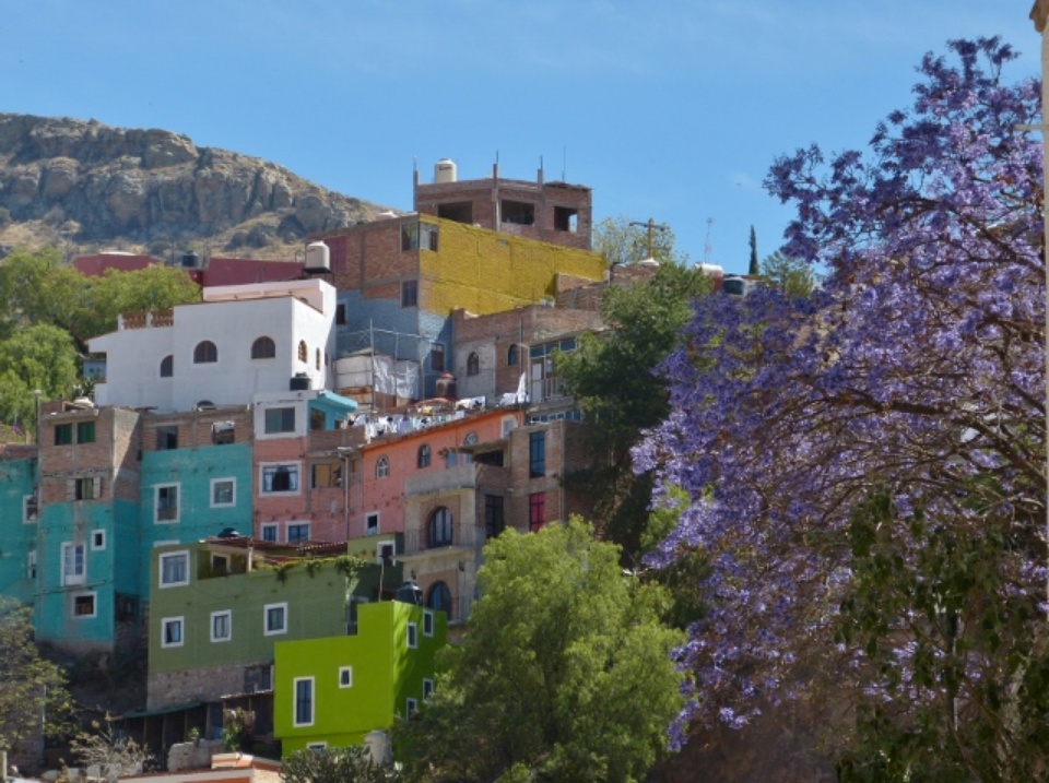 Guanajuato colorful houses
