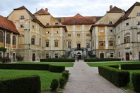 Statenberg Manor