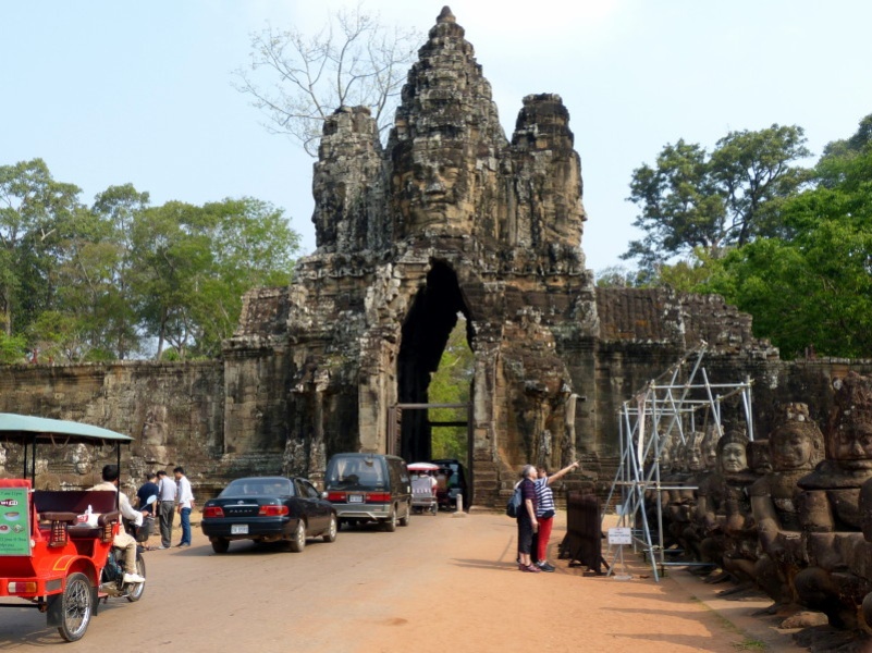 Gate to Angkor Thom 